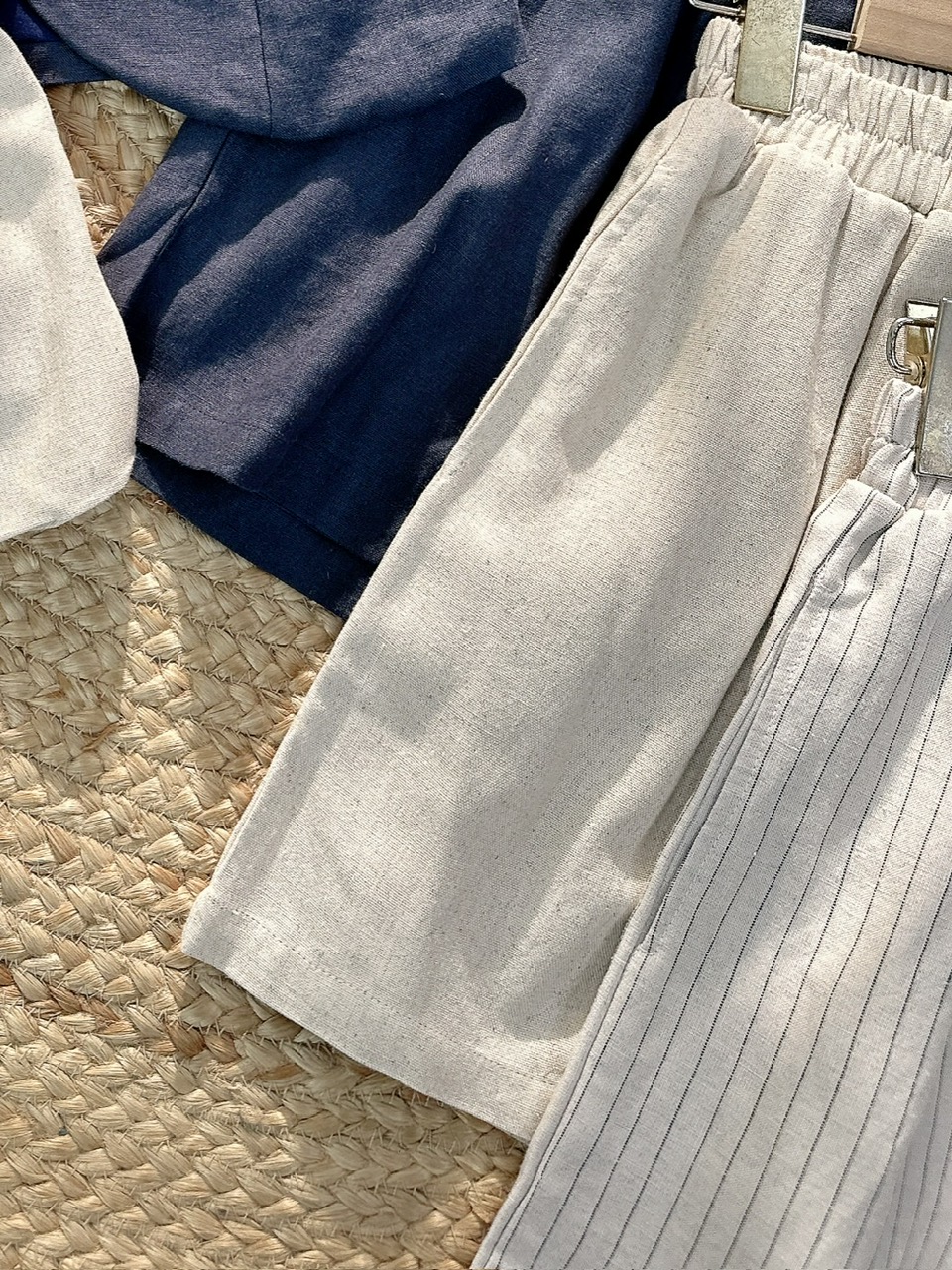 Set Short Nữ Trơn Áo Gile Cổ Tròn Nút Bọc Mix Quần Dáng Ngắn Chất Linen Đi Dạo Phố MIMIX - FL2