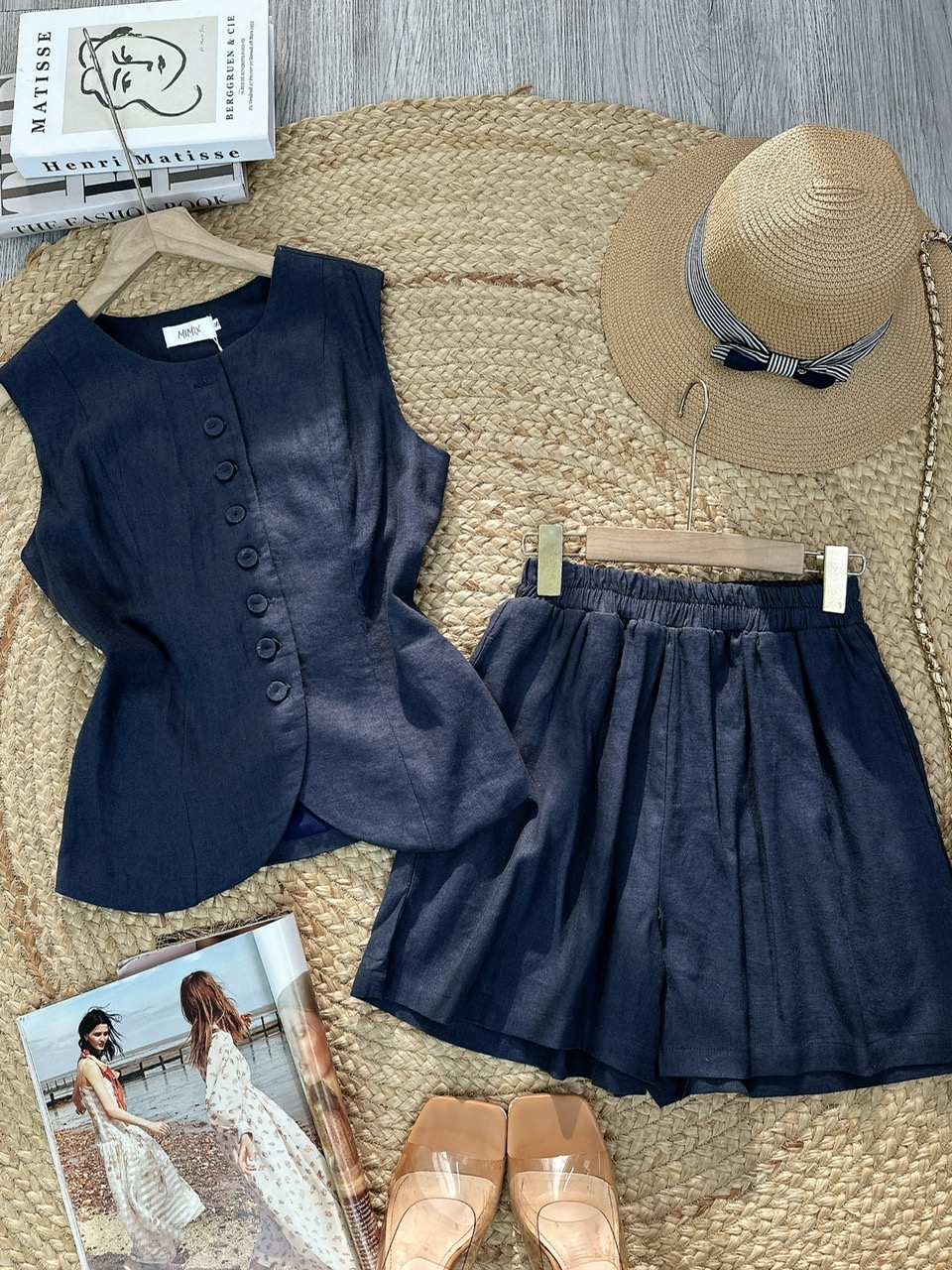Set Short Nữ Trơn Áo Gile Cổ Tròn Nút Bọc Mix Quần Dáng Ngắn Chất Linen Đi Dạo Phố MIMIX - FL2
