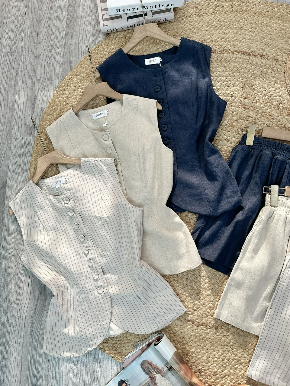 Set Short Nữ Trơn Áo Gile Cổ Tròn Nút Bọc Mix Quần Dáng Ngắn Chất Linen Đi Dạo Phố MIMIX - FL2