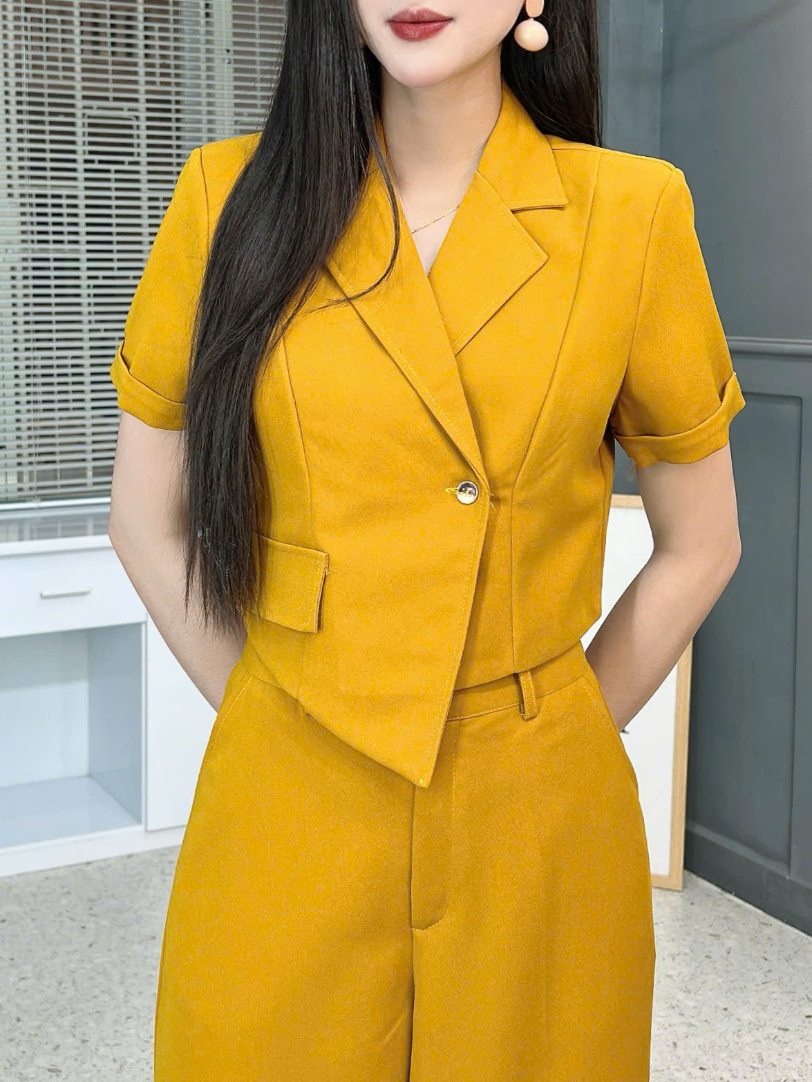 Set Bộ Nữ Áo Croptop Cổ Vest Tà Lệch Mix Quần Dáng Dài Chất Cát Hàn Công Sở MIMIX - FL3