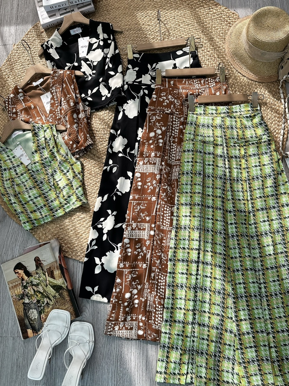 Set Bộ Nữ Áo Sát Nách Đắp Chéo Mix Quần Dài Ống Rộng 2 Túi Họa Tiết Đi Dạo Phố MIMIX - FL6