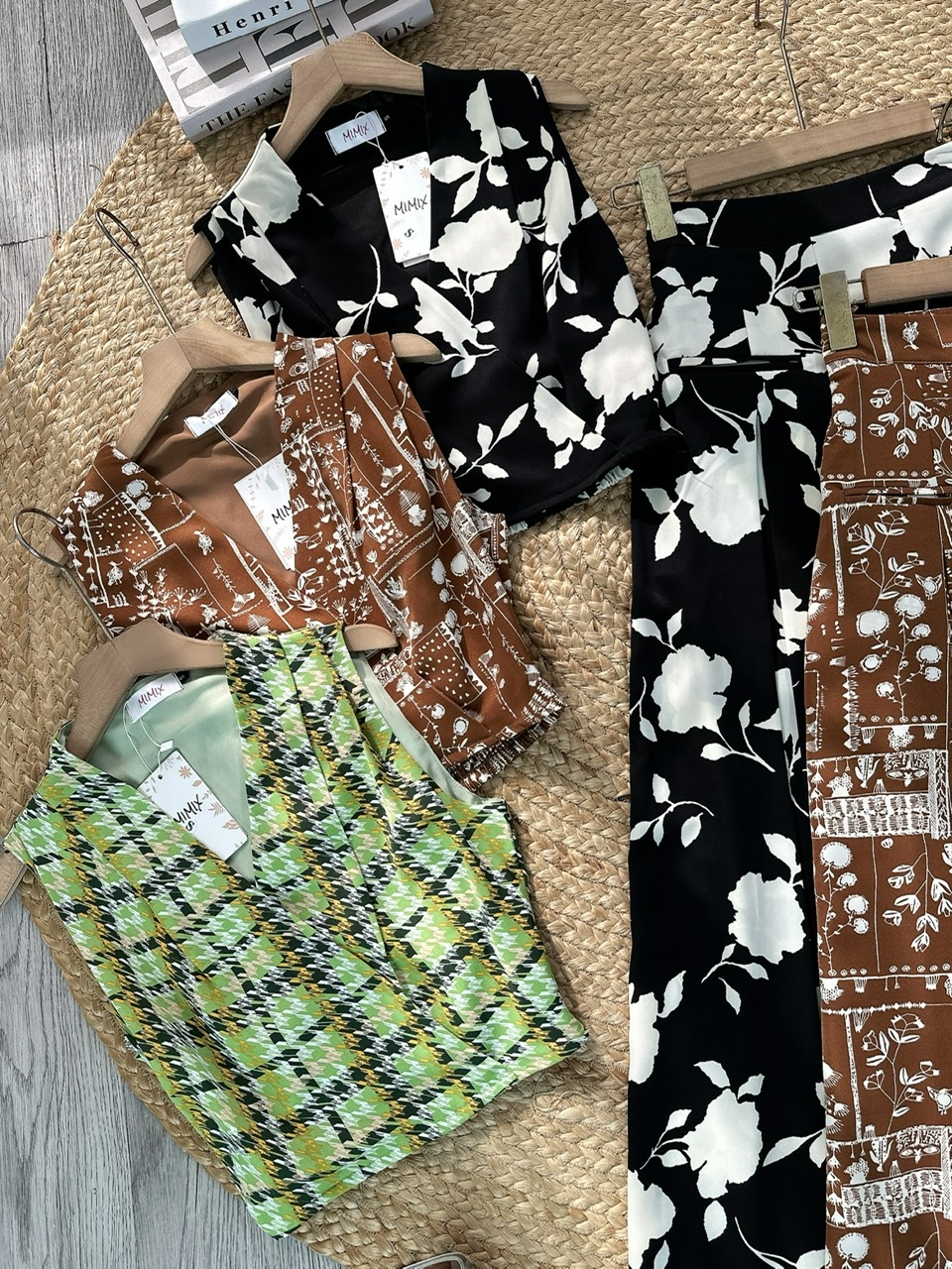 Set Bộ Nữ Áo Sát Nách Đắp Chéo Mix Quần Dài Ống Rộng 2 Túi Họa Tiết Đi Dạo Phố MIMIX - FL6