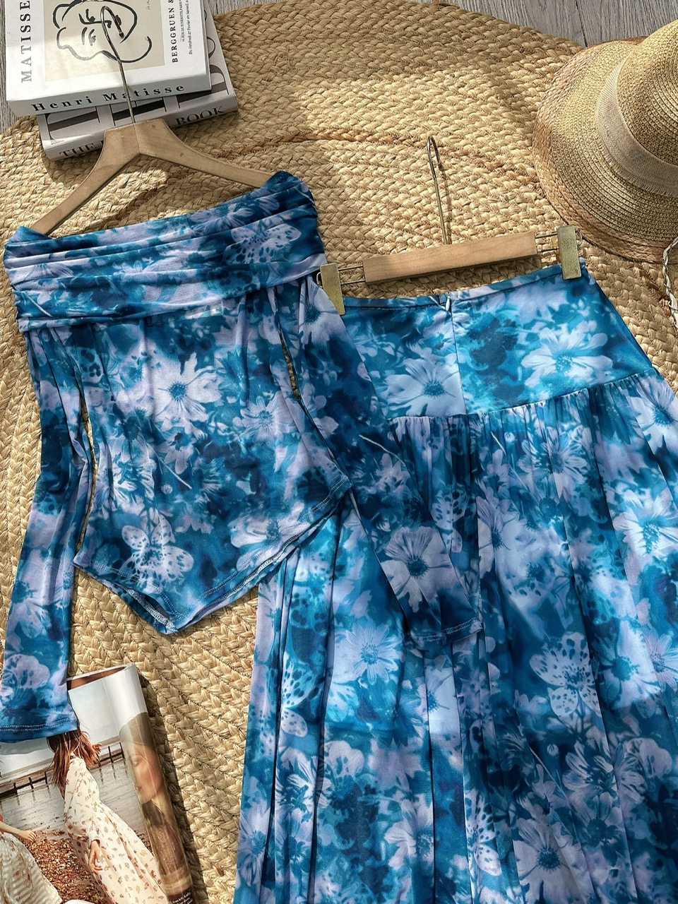 Set Váy Nữ Áo Thun Trễ Vai Tay Dài Kèm Chân Váy Dáng Dài Xòe Đi Biển MIMIX - FL8