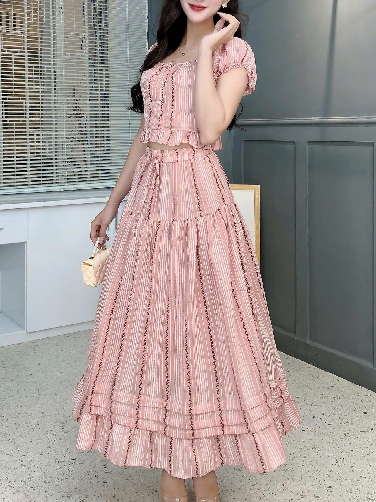 Set Bộ Nữ Áo Lai Bèo Sọc Hoa Mix Chân Váy Dáng Dài Xòe Chất Cotton Thêu MIMIX - FM4