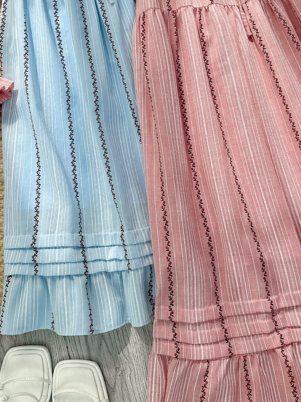 Set Bộ Nữ Áo Lai Bèo Sọc Hoa Mix Chân Váy Dáng Dài Xòe Chất Cotton Thêu MIMIX - FM4