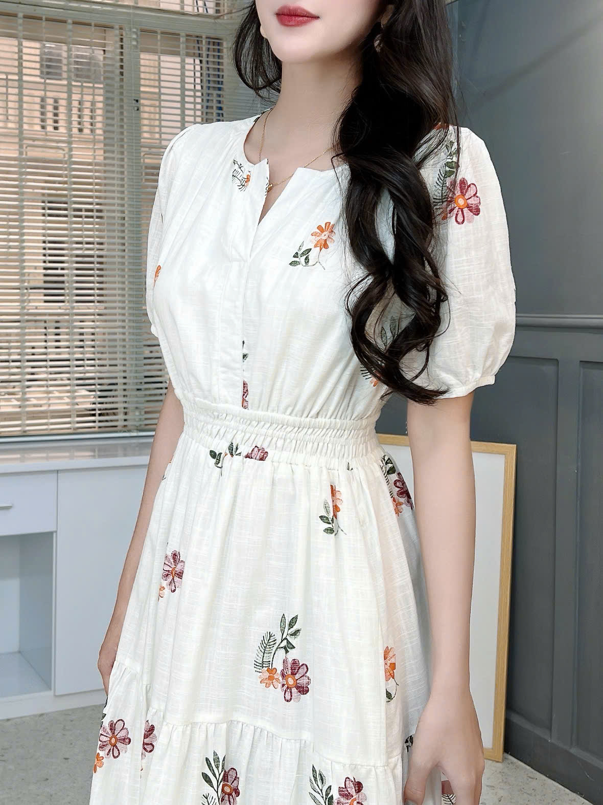Đầm Maxi Nữ Cổ Tròn Bo Eo Chất Cotton Sước In Hoa Đi Biển MIMIX - FN0