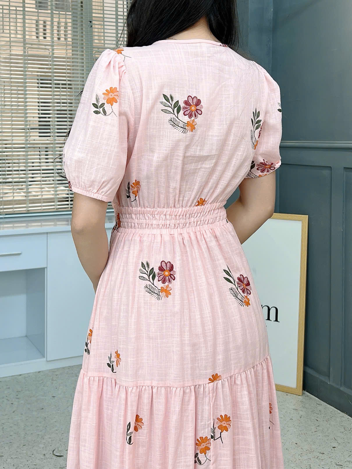 Đầm Maxi Nữ Cổ Tròn Bo Eo Chất Cotton Sước In Hoa Đi Biển MIMIX - FN0