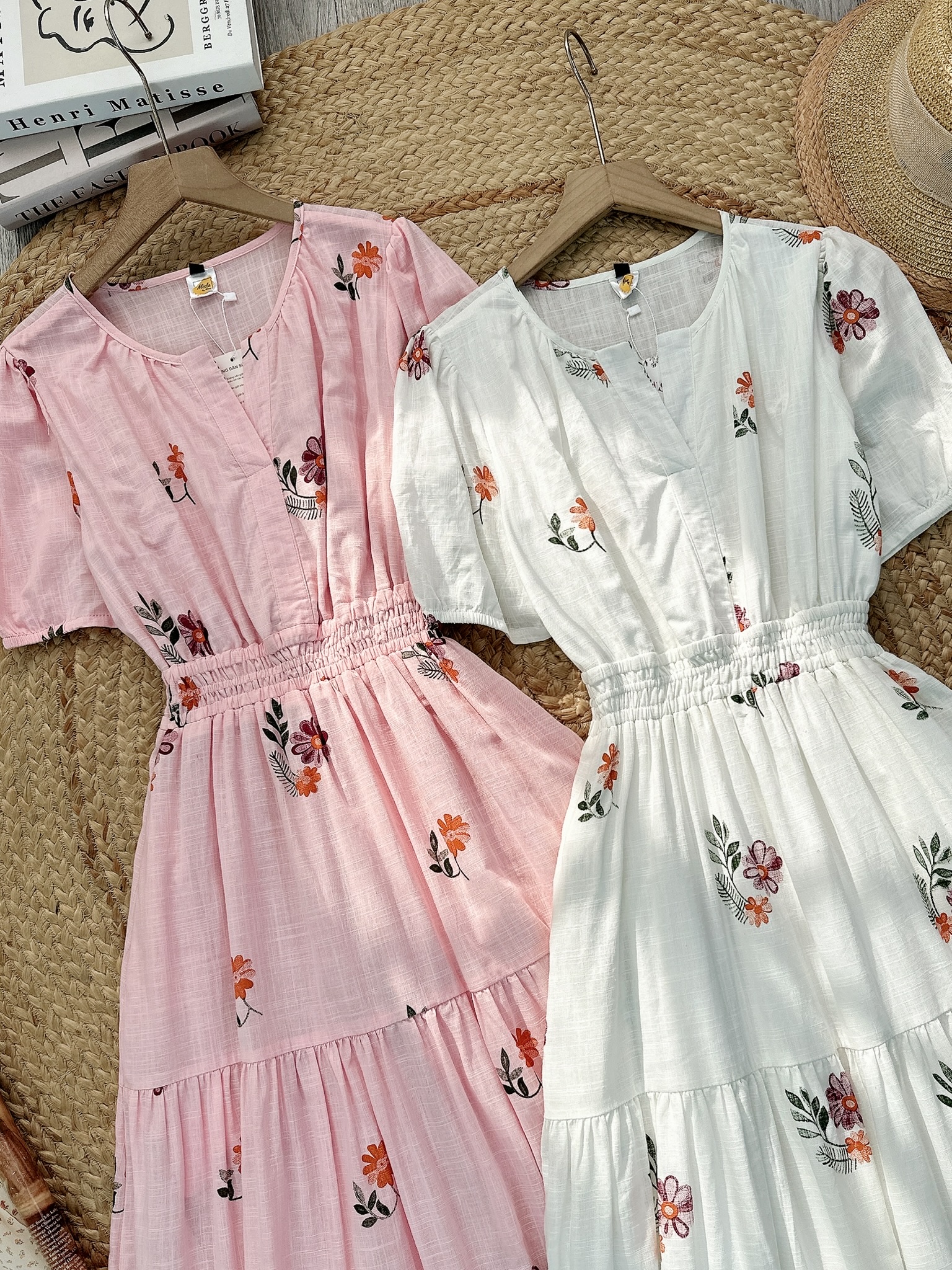 Đầm Maxi Nữ Cổ Tròn Bo Eo Chất Cotton Sước In Hoa Đi Biển MIMIX - FN0