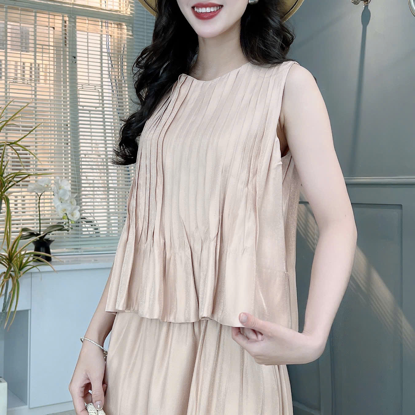 Set Bộ Váy Dáng Dài Trơn Và Áo Xếp Ly Chất Lụa Xà Cừ Đi Du Lịch MIMIX - FE7