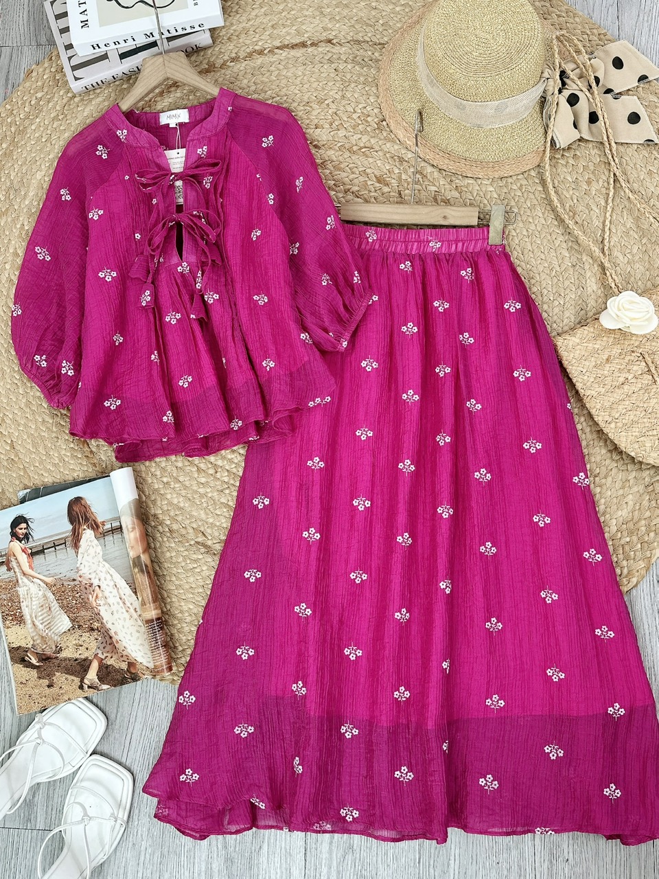 Set Váy Nữ Áo Nơ Chuông Mix Chân Váy Dáng Dài Xòe Chất Tơ Dập In Hoa MIMIX - FG7
