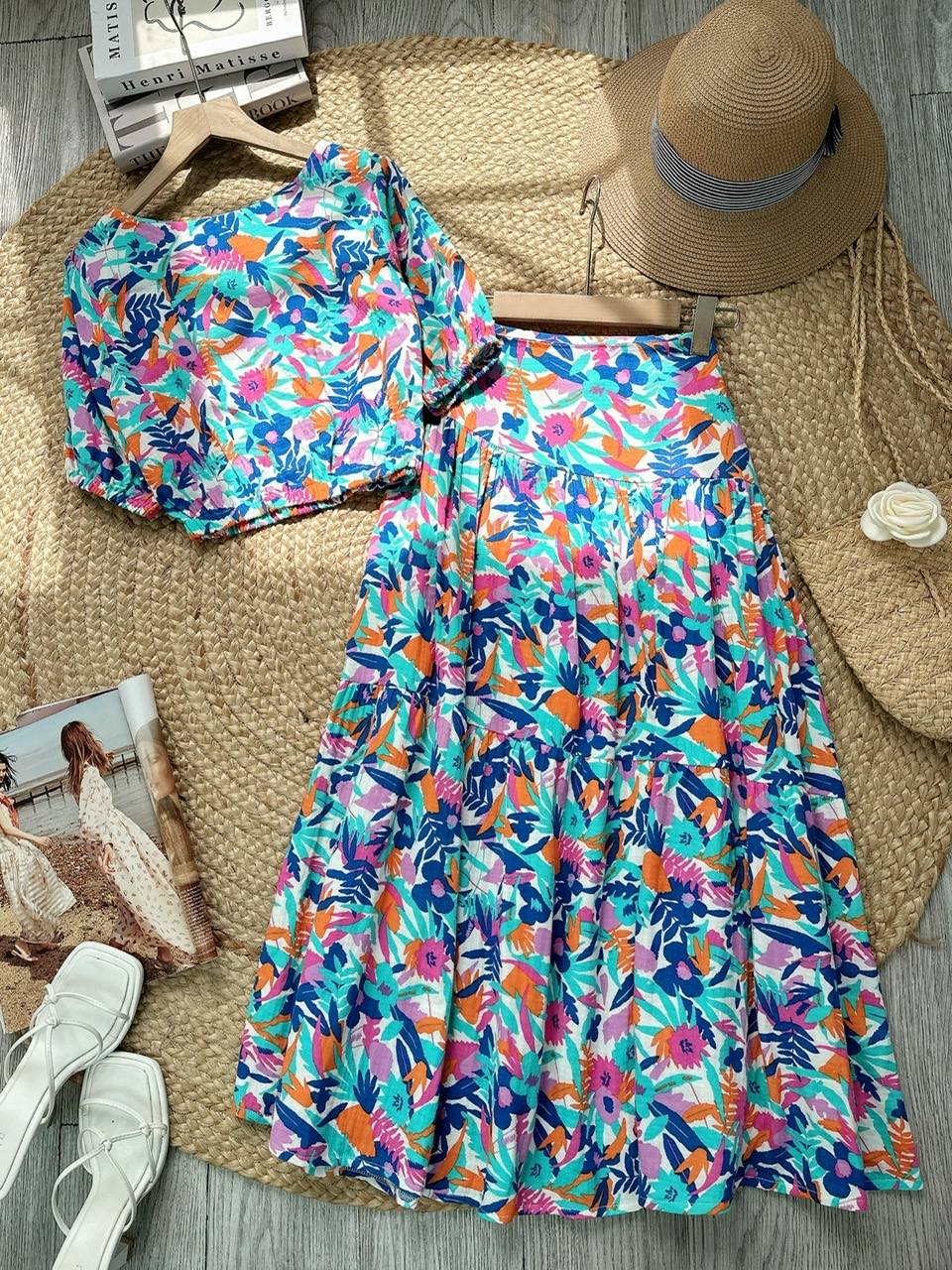 Set Váy Nữ Áo Croptop Cổ Tròn Bo Eo Mix Chân Váy Dáng Dài Xòe 3 Màu Đi Biển Đi Tiệc MIMIX - FJ9