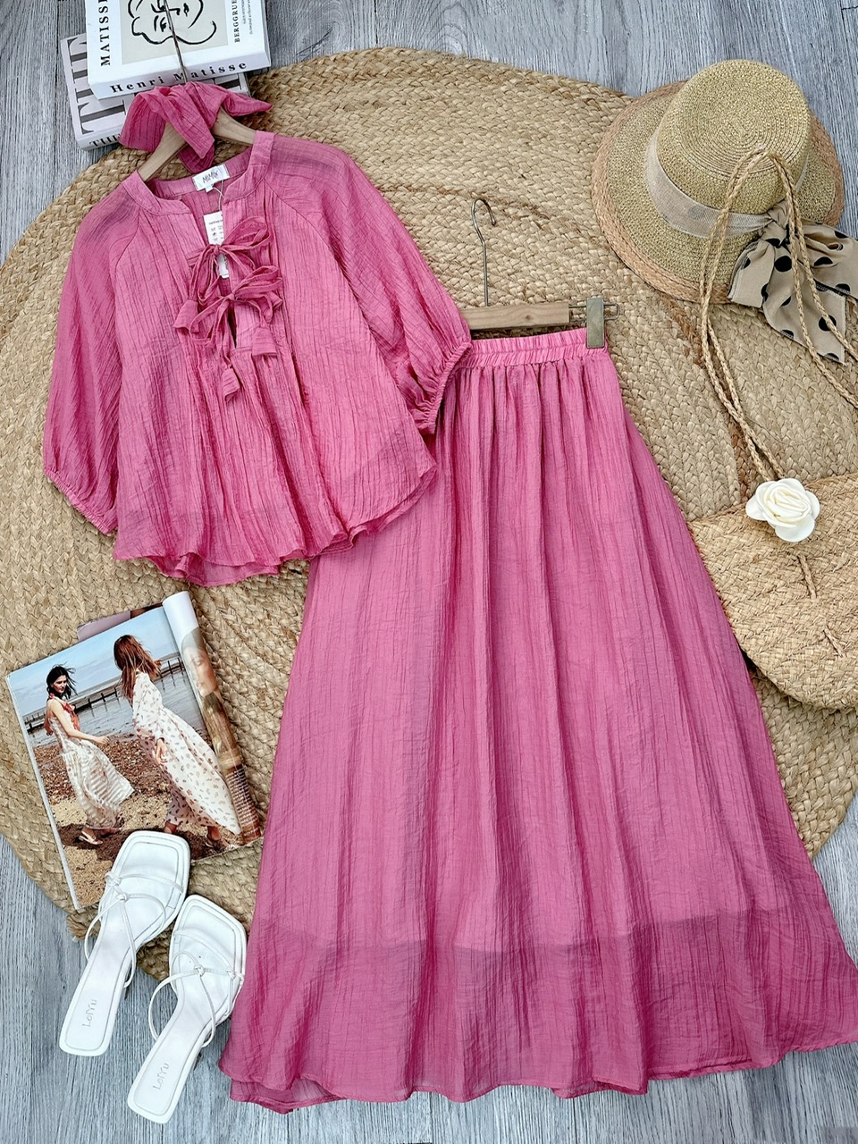 Set Váy Nữ Áo Tay Bo Rút Phối Nơ Và Chân Váy Dáng Dài Chất Tơ Dập In Hoa Đi Tiệc MIMIX - FJ8