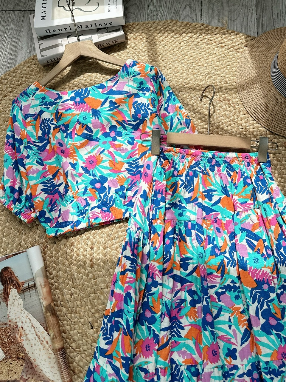 Set Váy Nữ Áo Croptop Cổ Tròn Bo Eo Mix Chân Váy Dáng Dài Xòe 3 Màu Đi Biển Đi Tiệc MIMIX - FJ9