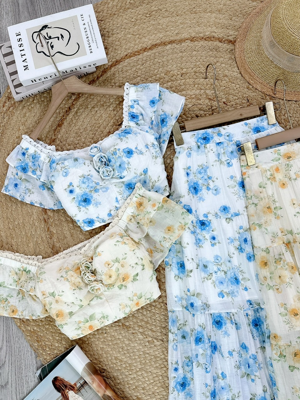 Set Bộ Áo Nhún Vai Bèo Và Chân Váy Xòe 4 Tầng Chất  Tơ Cotton In Hoa Đi Du Lịch MIMIX - FF7
