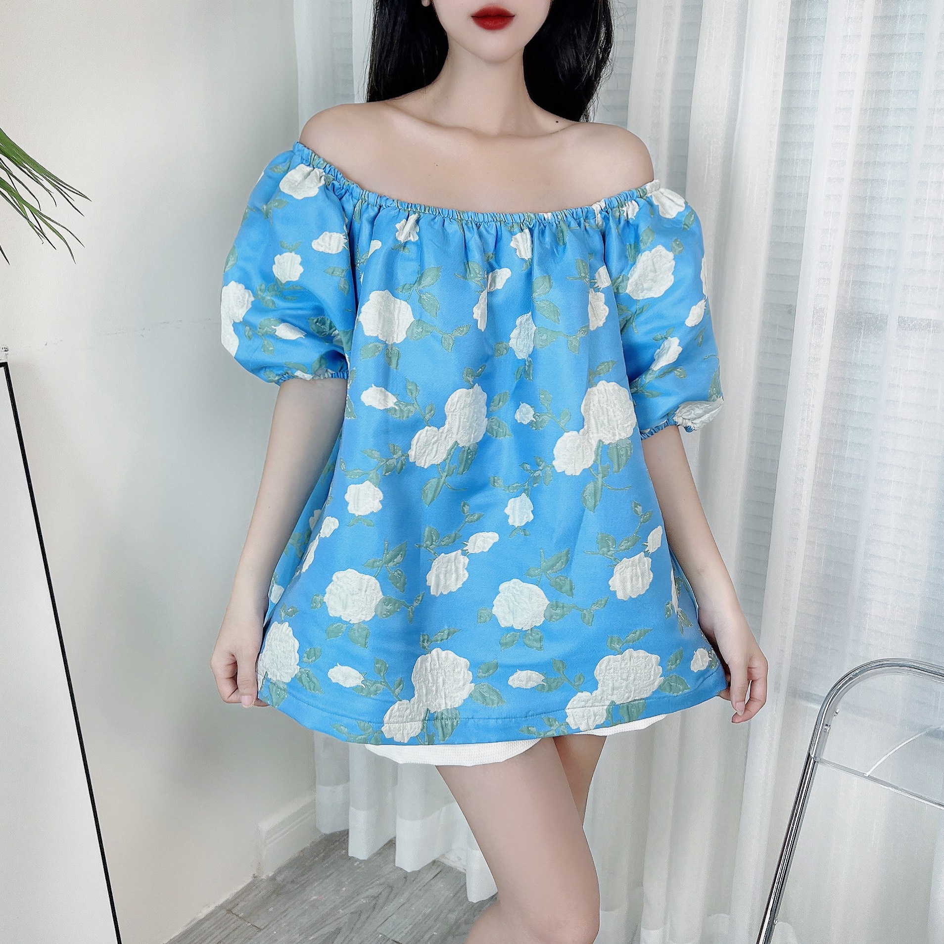 Áo Baby Doll Nữ Trễ Vai Họa Tiết Hoa Hồng Chất Tapfa Lụa 3D Đi Dạo Phố MIMIX - DG9