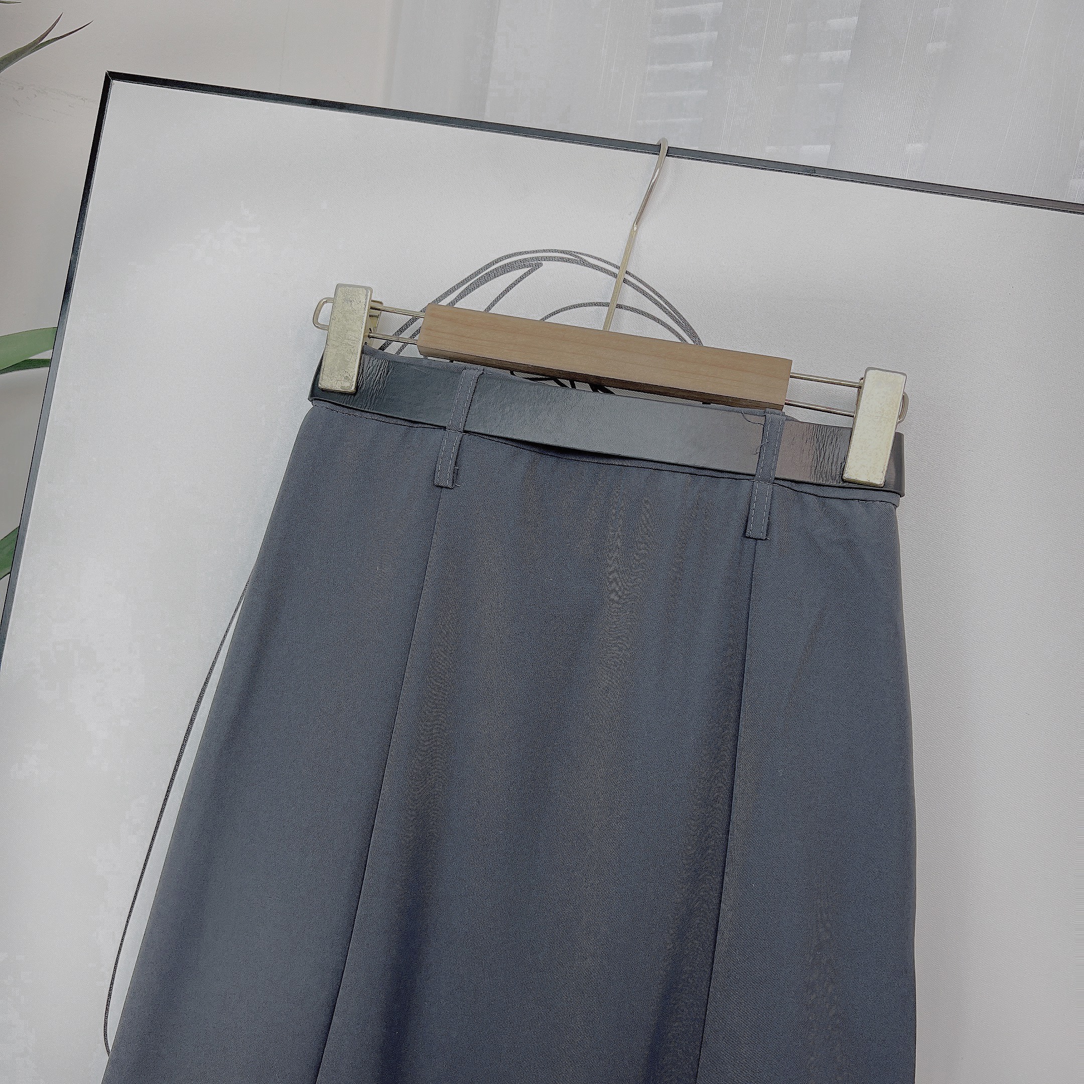 Chân Váy Nữ Form A Trơn Xẻ Tà Trước Tặng Kèm Thắt Lưng Chất Cotton Nhung Công Sở MIMIX - DI0