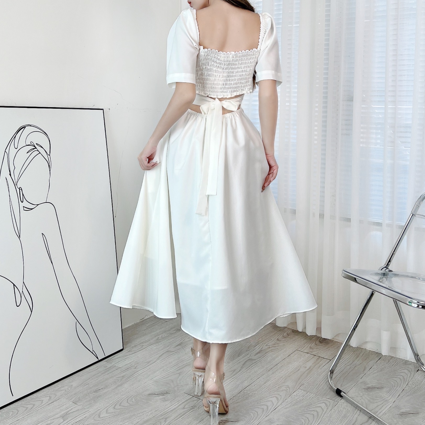 Đầm Midi Nữ Trơn Cổ Vuông Tay Ngắn Phối Nút Cut Out Lưng Chất Tuyết Nhung Đi Tiệc MIMIX - DQ4