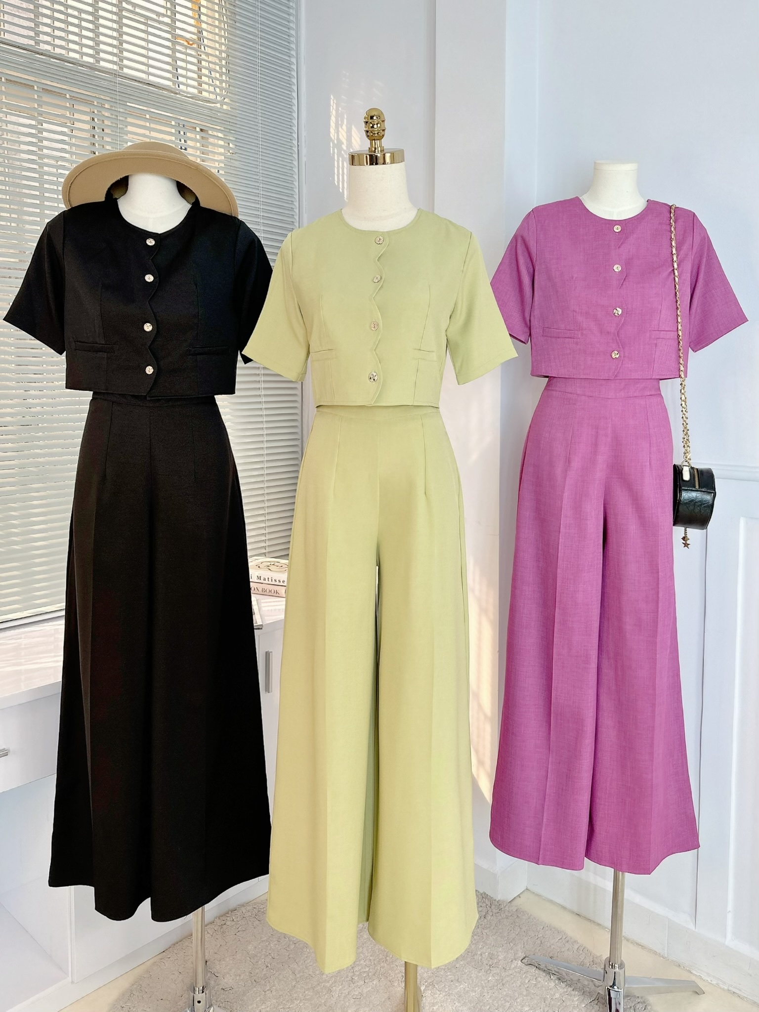 Set Bộ Trơn Nữ Áo Cổ Tròn Tay Ngắn Phối Lượn Sóng Kèm Quần Dài Ống Rộng Chất Chéo Ruby MIMIX - DX0