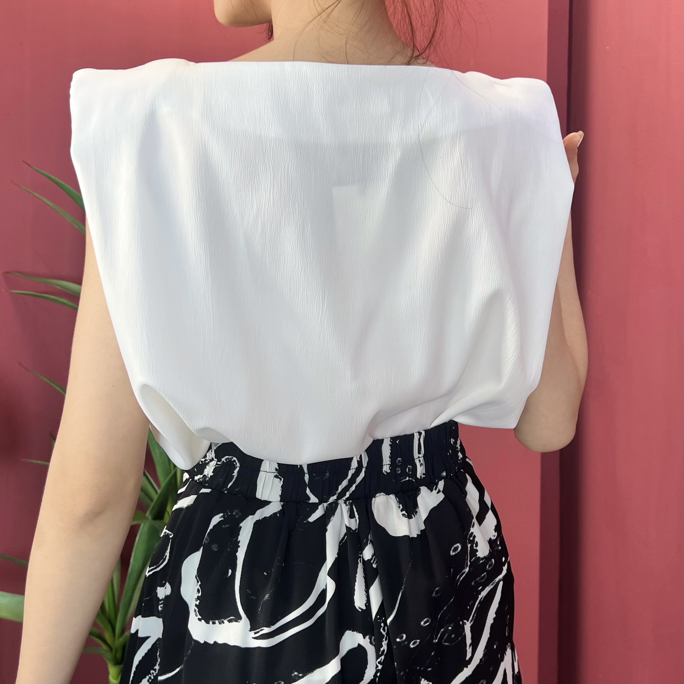 Áo Kiểu Nữ Trơn Sát Nách Có Đệm Vai Thời Trang Chất Lụa Vân Gỗ Công Sở MIMIX - ED0