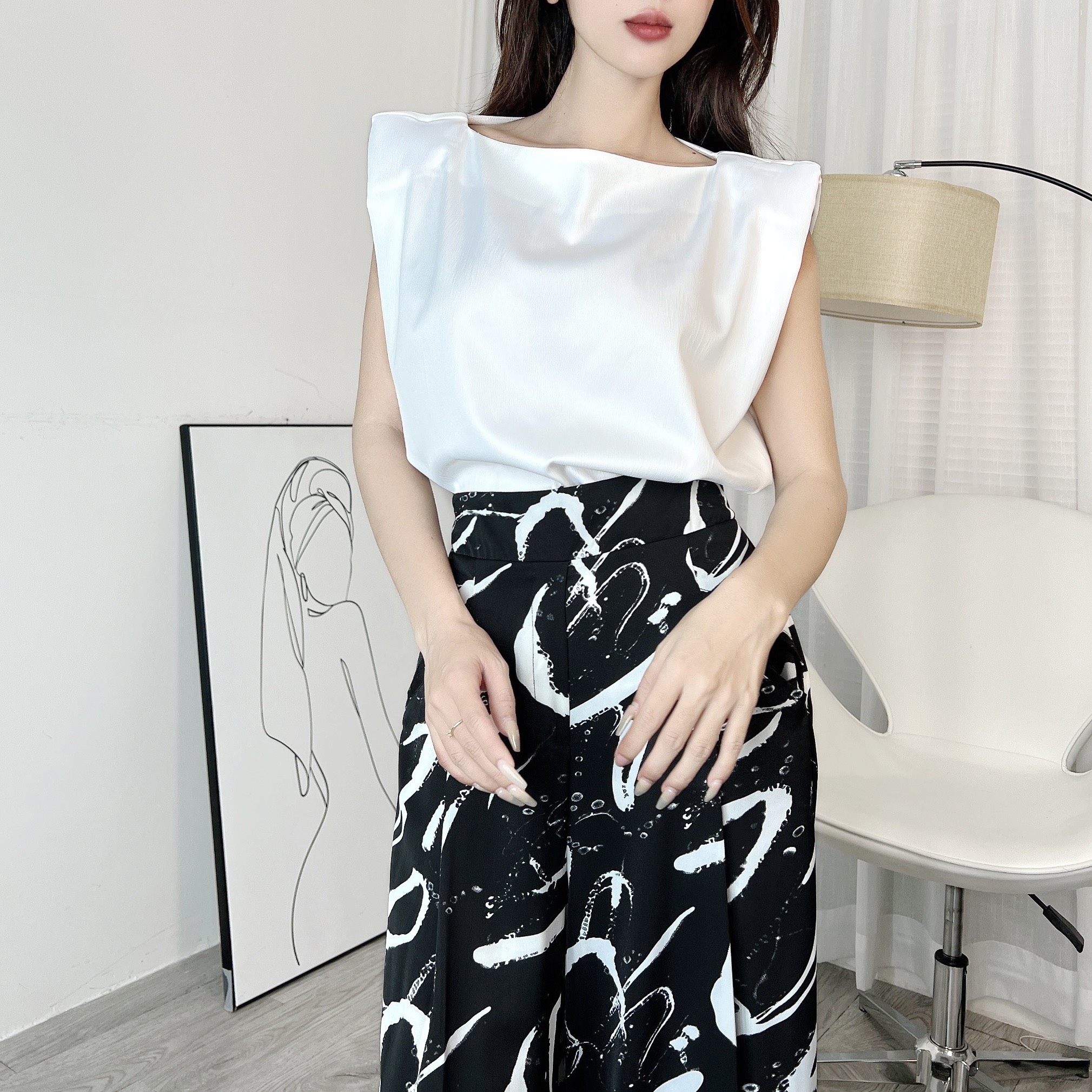 Áo Kiểu Nữ Trơn Sát Nách Có Đệm Vai Thời Trang Chất Lụa Vân Gỗ Công Sở MIMIX - ED0