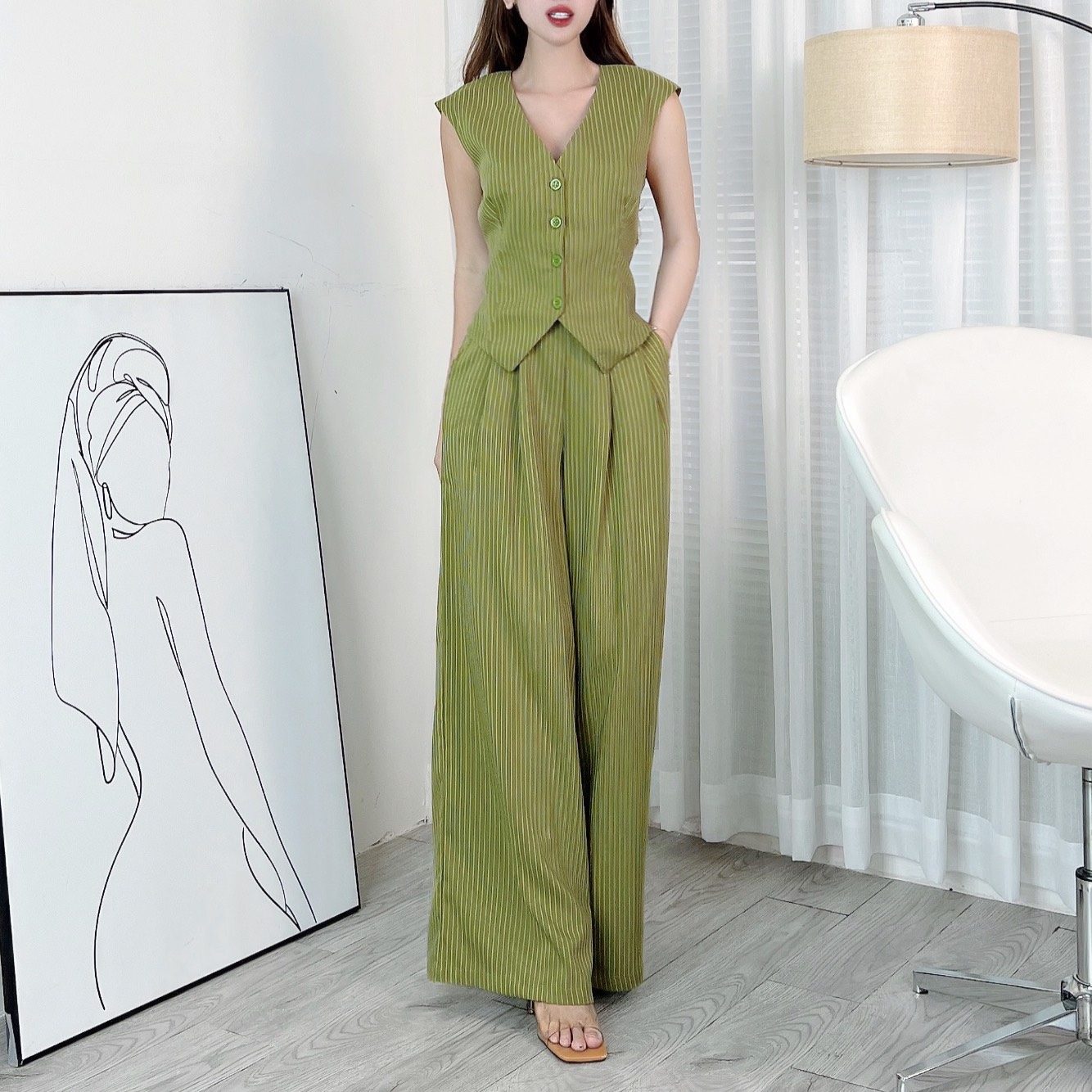 Set Bộ Áo Gile Cổ V Tà Nhọn Kèm Quần Dáng Suông Chất Linen Lụa Sọc Đi Tiệc MIMIX - EJ5