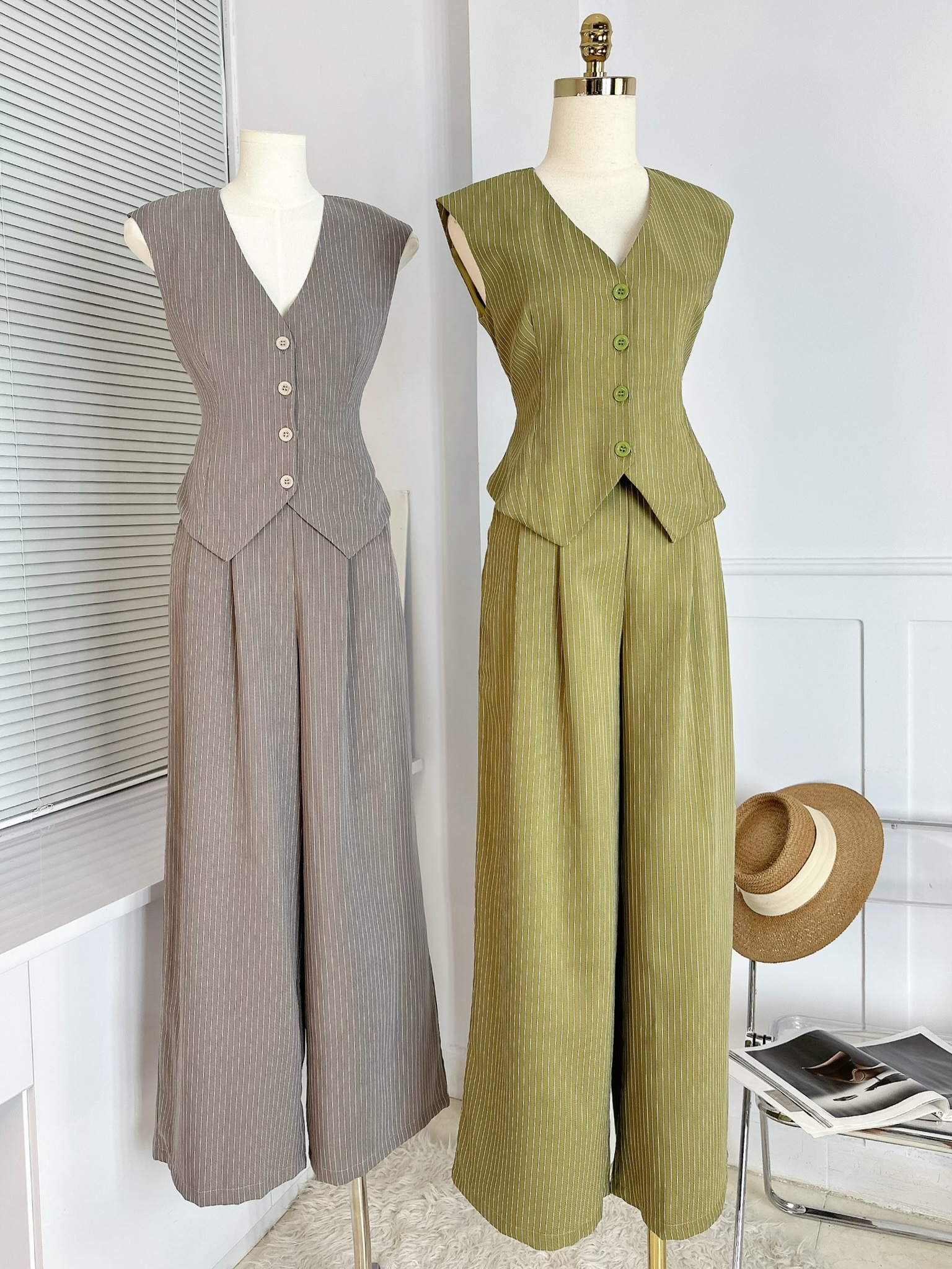 Set Bộ Áo Gile Cổ V Tà Nhọn Kèm Quần Dáng Suông Chất Linen Lụa Sọc Đi Tiệc MIMIX - EJ5