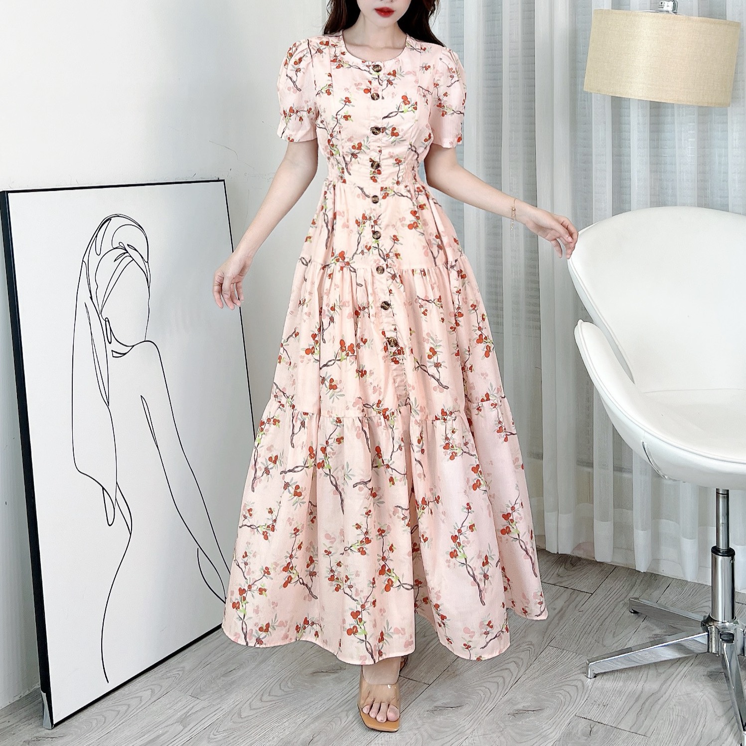 Đầm Maxi Hoa Cổ Tròn Tay Ngắn Đính Nút Dáng Dài Xòe Phối Xẻ Tà Chất Tơ Đũi In Hoa Đi Tiệc MIMIX - EL0