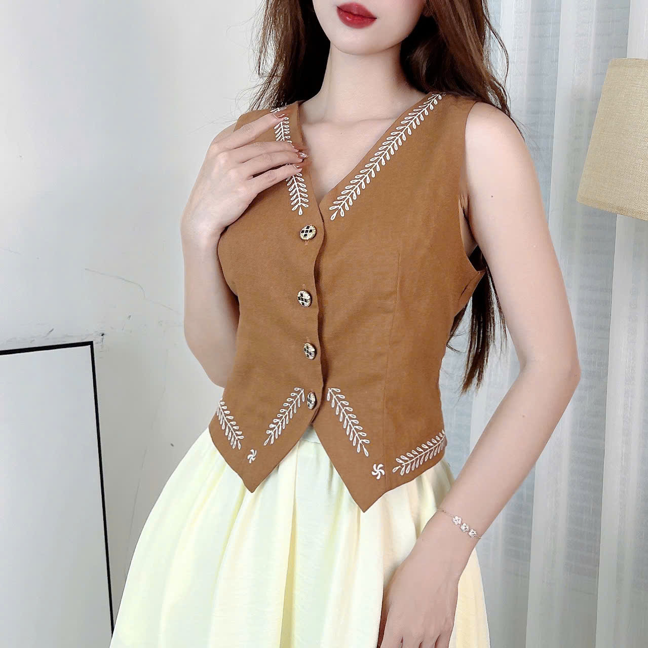 Set Váy Nữ Áo Gile Thêu Viền Mix Chân Váy Trơn Dáng Dài Đi Biển MIMIX - ES2