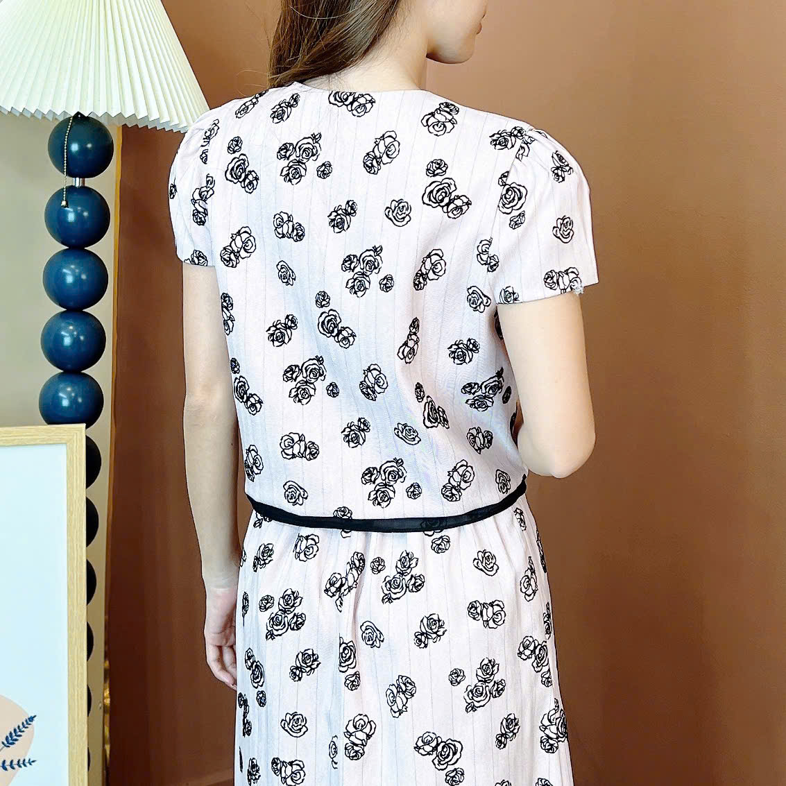 Set Váy Áo Cổ Tròn Tay Ngắn Mix Chân Váy Dáng Dài Hoa Hồng Ép Nhung Chất Chéo Lụa Đi Tiệc Đi Làm MIMIX - EU4