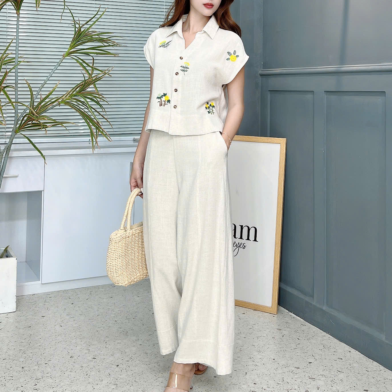 Set Áo Tay Ngắn Cổ Sơ Mi Thêu Hoa Mix Quần Dài Chất Linen Bamboo Thêu Đi Dạo Phố MIMIX - EW7