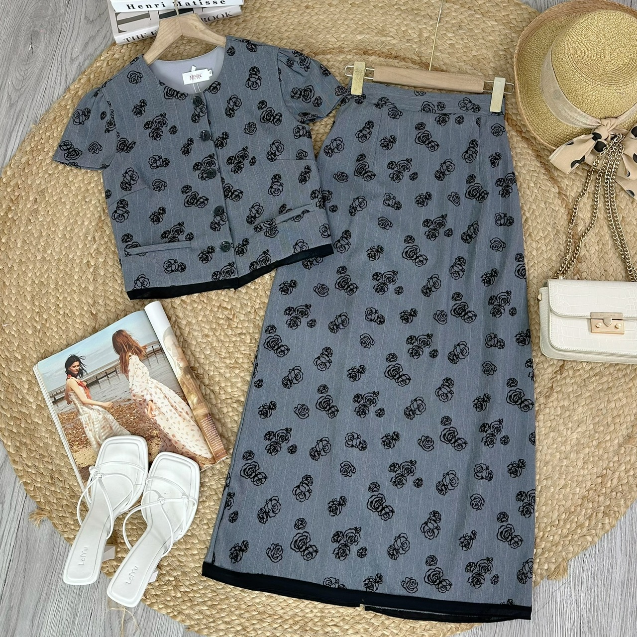 Set Váy Áo Cổ Tròn Tay Ngắn Mix Chân Váy Dáng Dài Hoa Hồng Ép Nhung Chất Chéo Lụa Đi Tiệc Đi Làm MIMIX - EU4