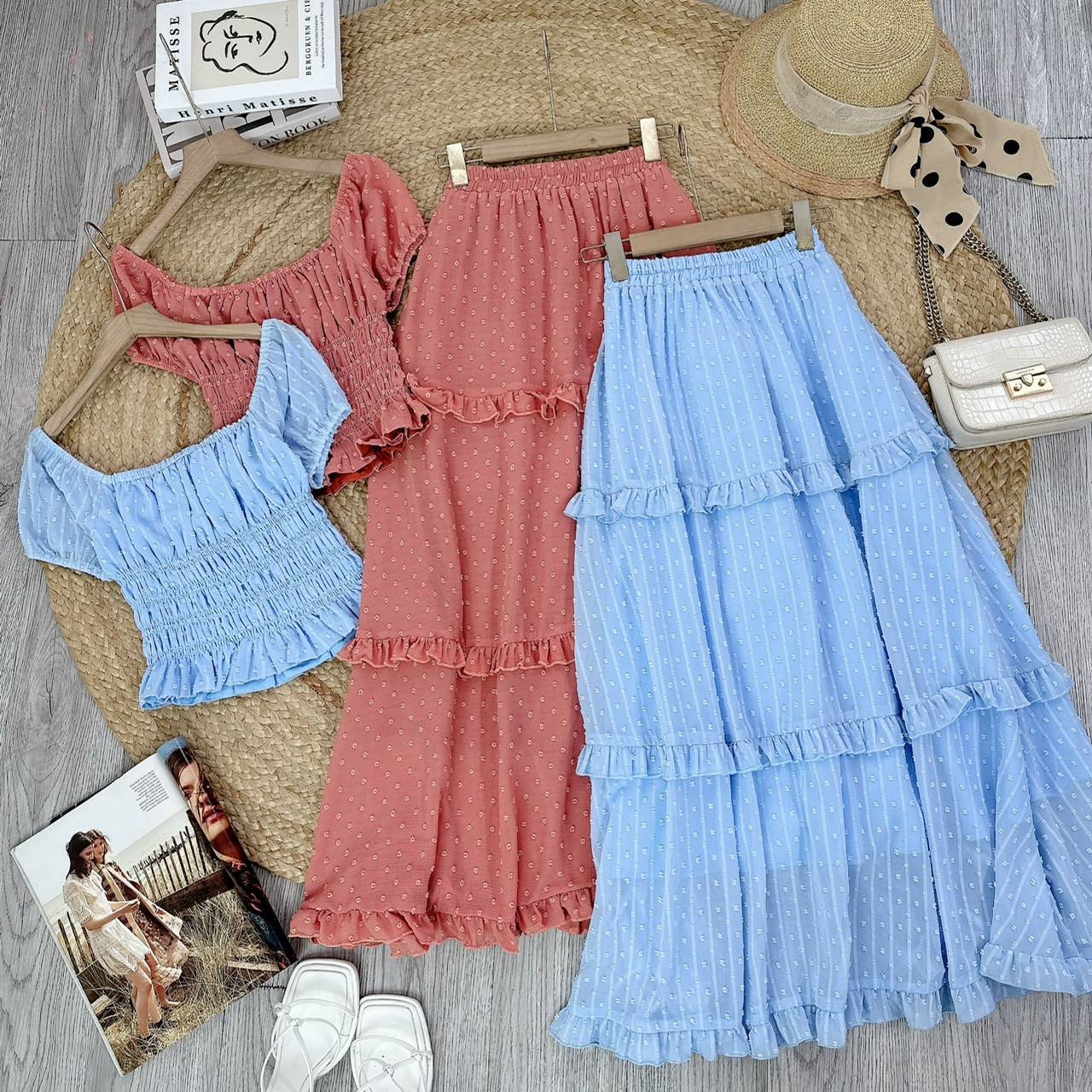 Set Váy Nữ Áo Smocking Mix Chân Váy Tầng Dáng Dài Xòe Chất Tơ Bông Tuyết Đi Biển MIMIX - EZ4