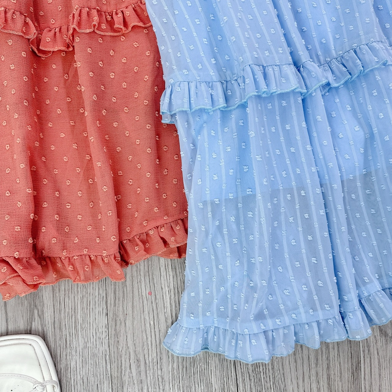 Set Váy Nữ Áo Smocking Mix Chân Váy Tầng Dáng Dài Xòe Chất Tơ Bông Tuyết Đi Biển MIMIX - EZ4