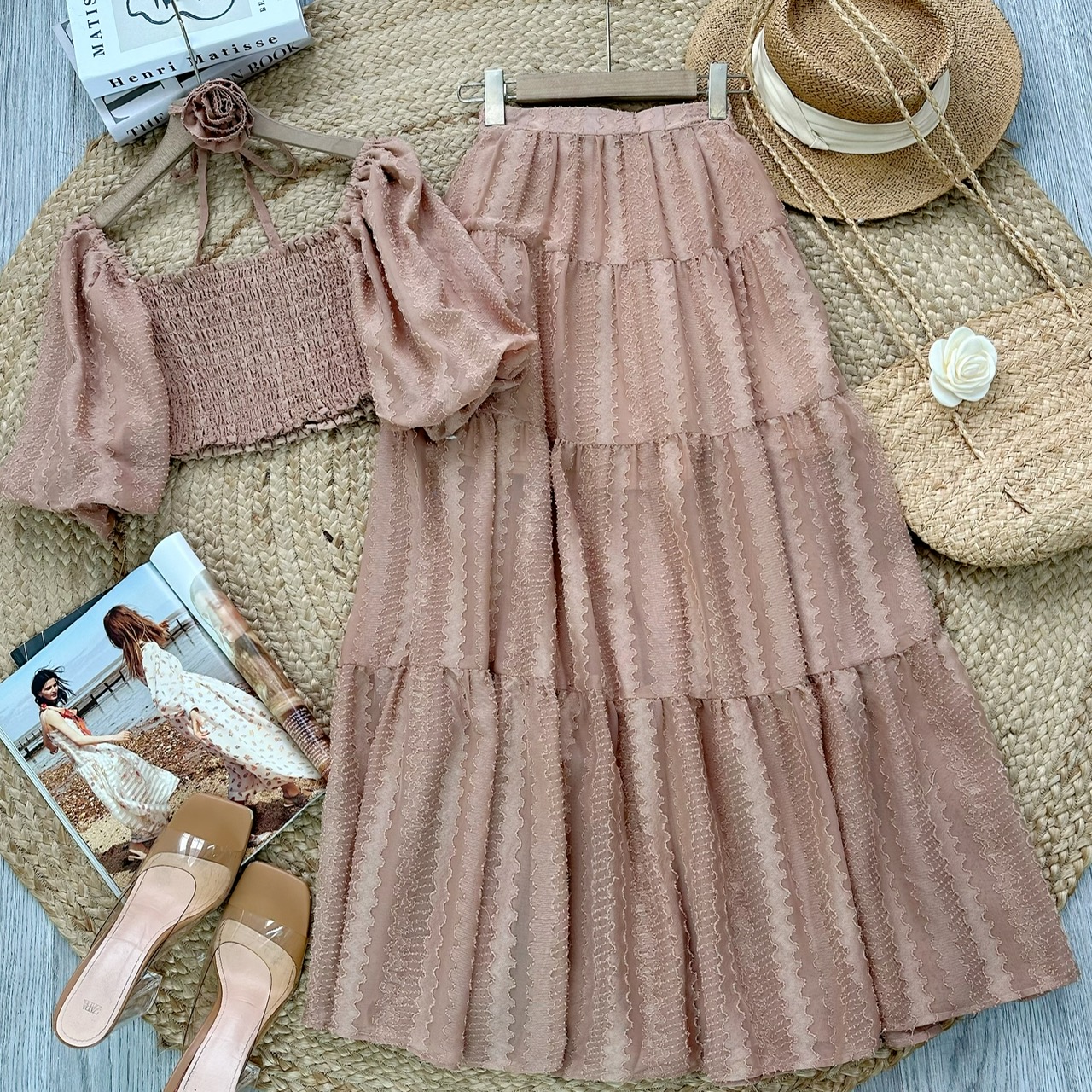 Set Váy Nữ Áo Smocking Tay Bồng Mix Chân Váy Dáng Dài Xòe Chất Tơ Sóng 3D Đi Biển MIMIX - FB3