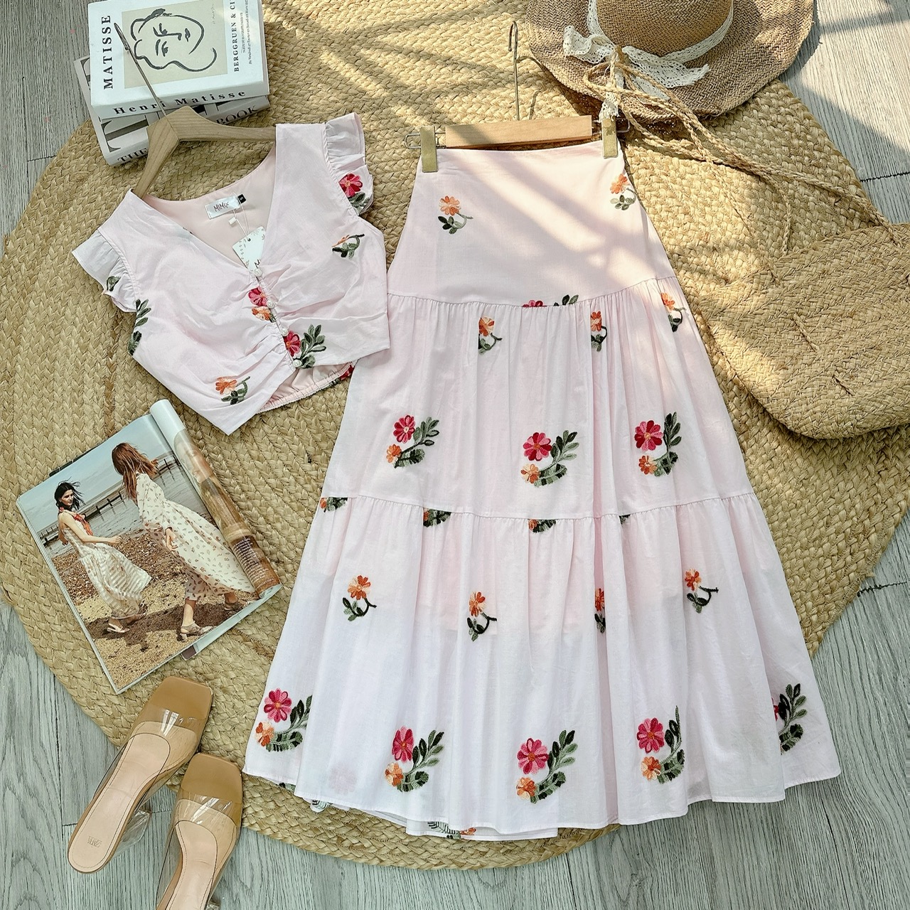Set Váy Thêu Hoa Áo Tay Tiên Nhún Trước Mix Chân Váy Dáng Dài Xòe Đi Dạo Phố MIMIX - FC8