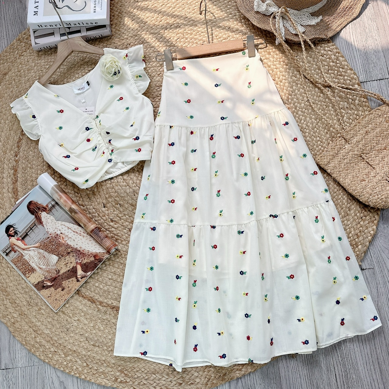 Set Váy Thêu Hoa Áo Tay Tiên Nhún Trước Mix Chân Váy Dáng Dài Xòe Đi Dạo Phố MIMIX - FC8