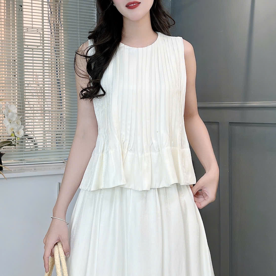 Set Bộ Váy Dáng Dài Trơn Và Áo Xếp Ly Chất Lụa Xà Cừ Đi Du Lịch MIMIX - FE7