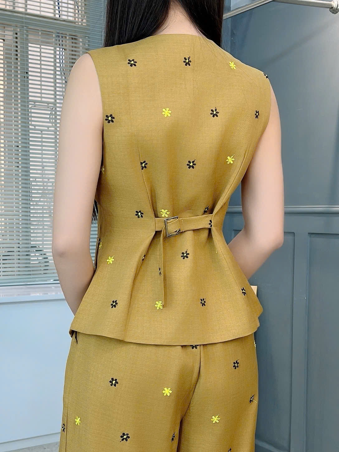 Set Bộ Áo Gile Cổ Tròn Thêu Hoa Mix Quần Dáng Dài Chất Chéo Hàn Thêu Công Sở MIMIX - FJ4