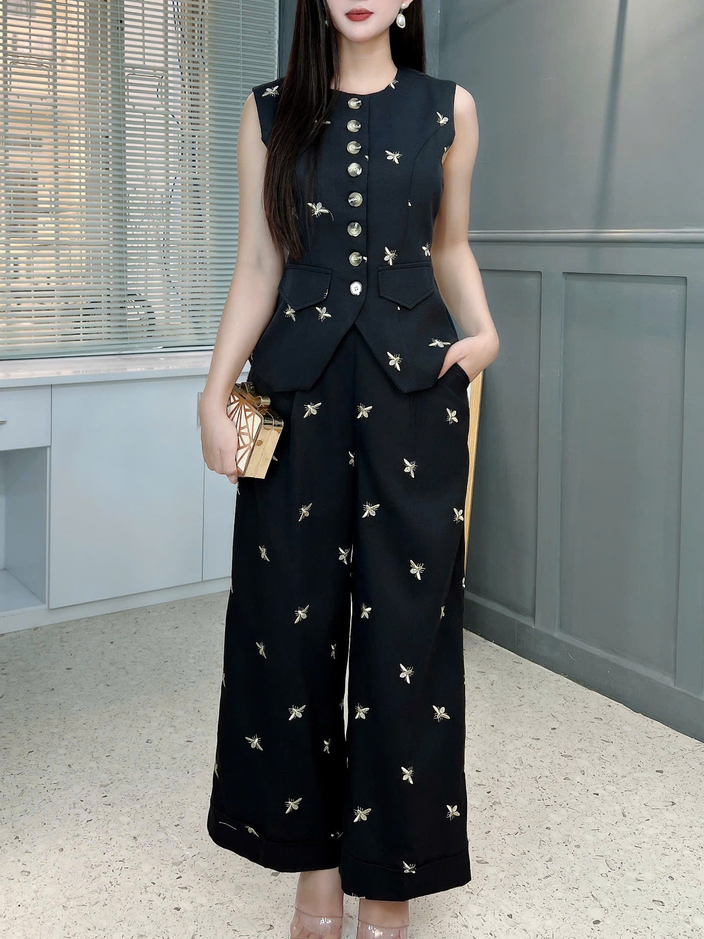 Set Bộ Áo Gile Cổ Tròn Thêu Hoa Mix Quần Dáng Dài Chất Chéo Hàn Thêu Công Sở MIMIX - FJ4