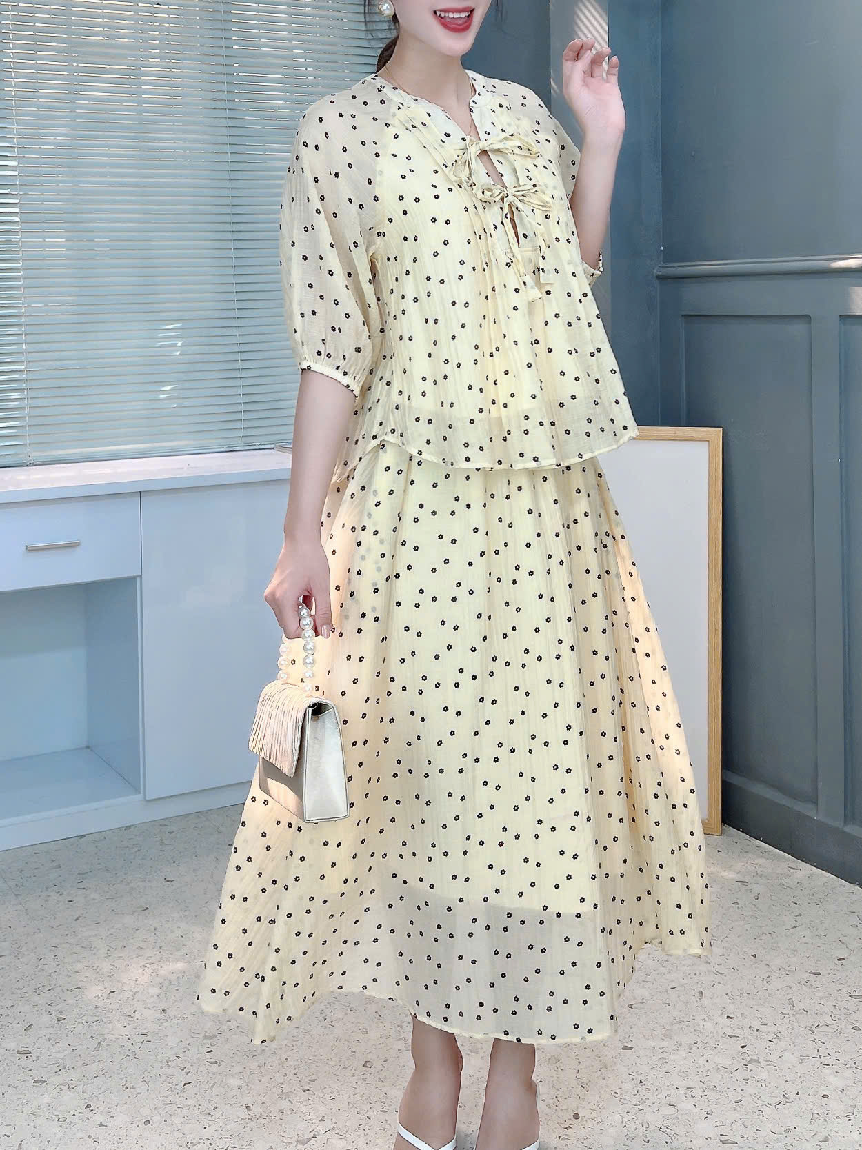 Set Váy Nữ Áo Tay Bo Rút Phối Nơ Và Chân Váy Dáng Dài Chất Tơ Dập In Hoa Đi Tiệc MIMIX - FJ8