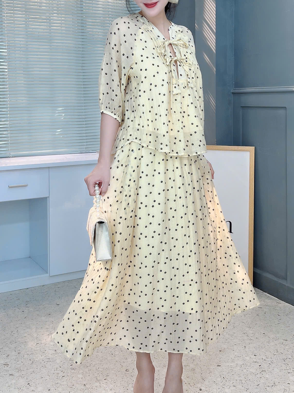 Set Váy Nữ Áo Tay Bo Rút Phối Nơ Và Chân Váy Dáng Dài Chất Tơ Dập In Hoa Đi Tiệc MIMIX - FJ8