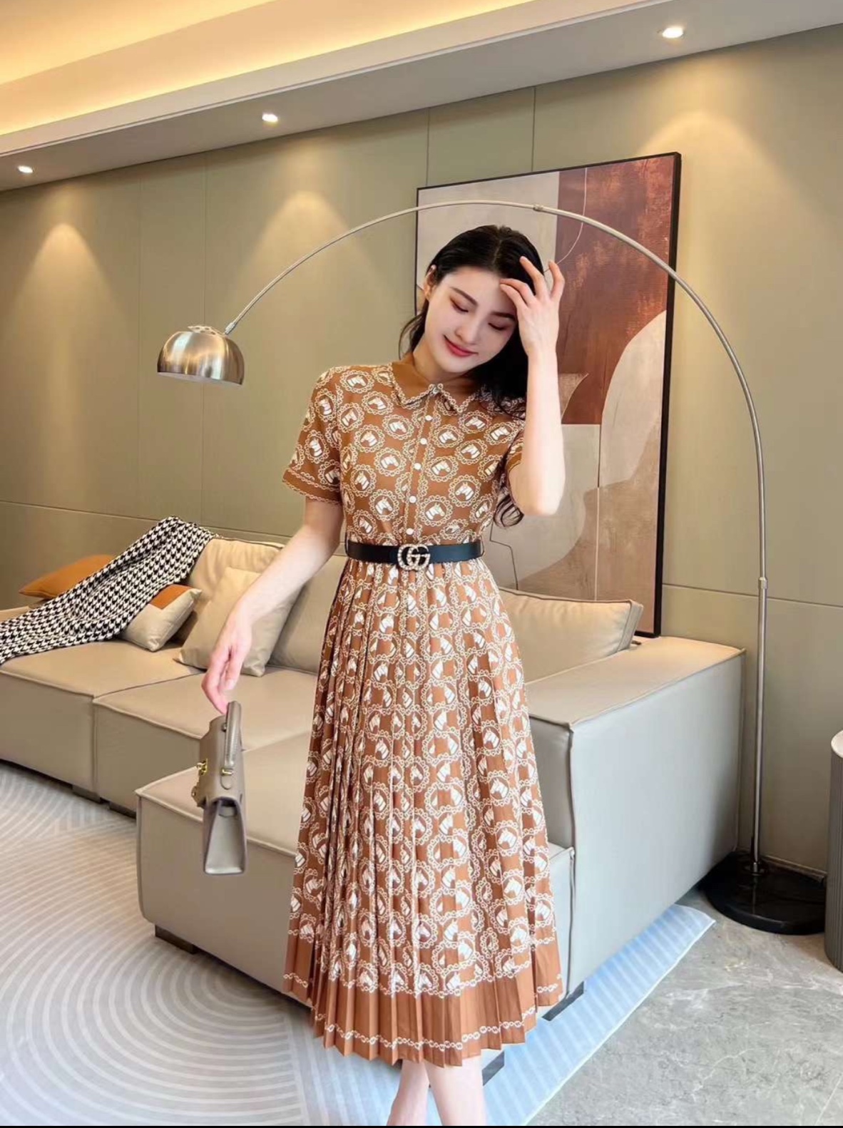 Đầm Sen Bẻ Xếp Ly QC CC