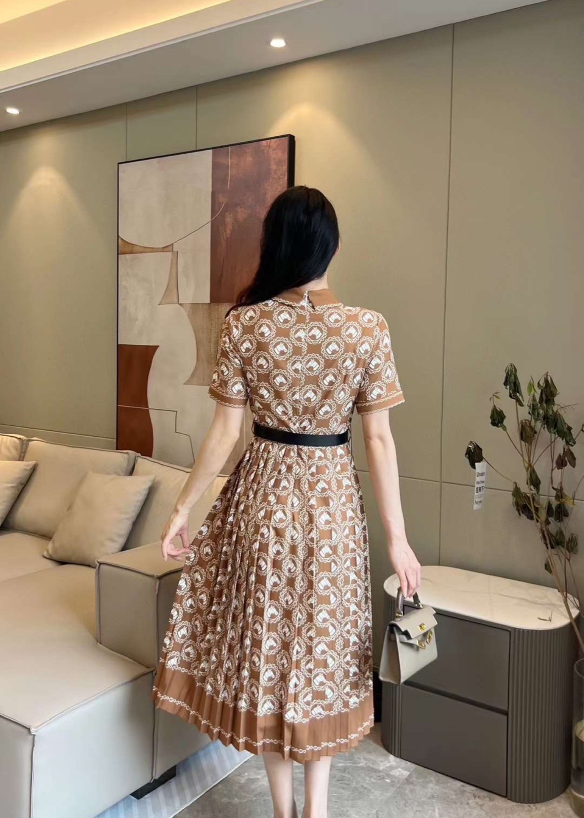 Đầm Sen Bẻ Xếp Ly QC CC