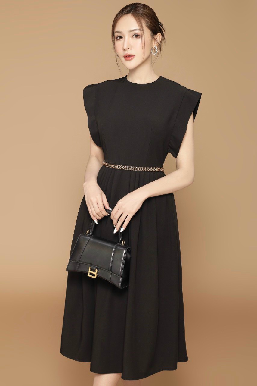 Đầm Qc Cổ Tròn Tay Bèo