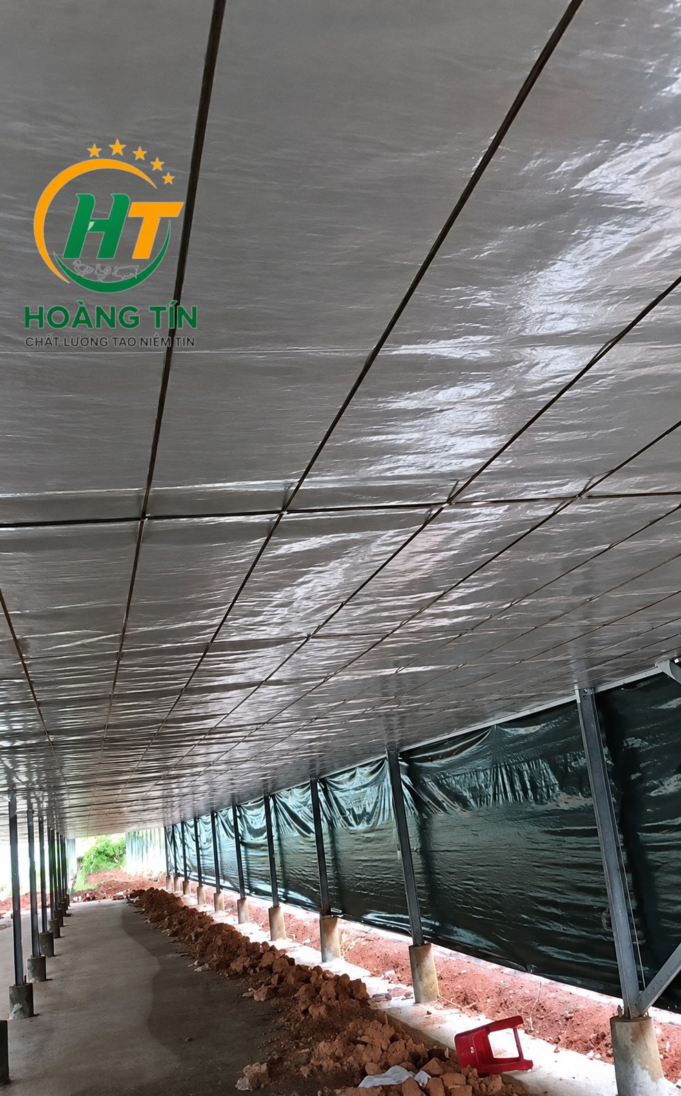 TRẦN TRÁNG NHÔM 2 MẶT 7 LỚP VÀ PHẦN HÔNG CÓ TỜI QUAY NÂNG HẠ CHO TRẠI GÀ ĐẺ BÙ ĐĂNG BÌNH PHƯỚC
