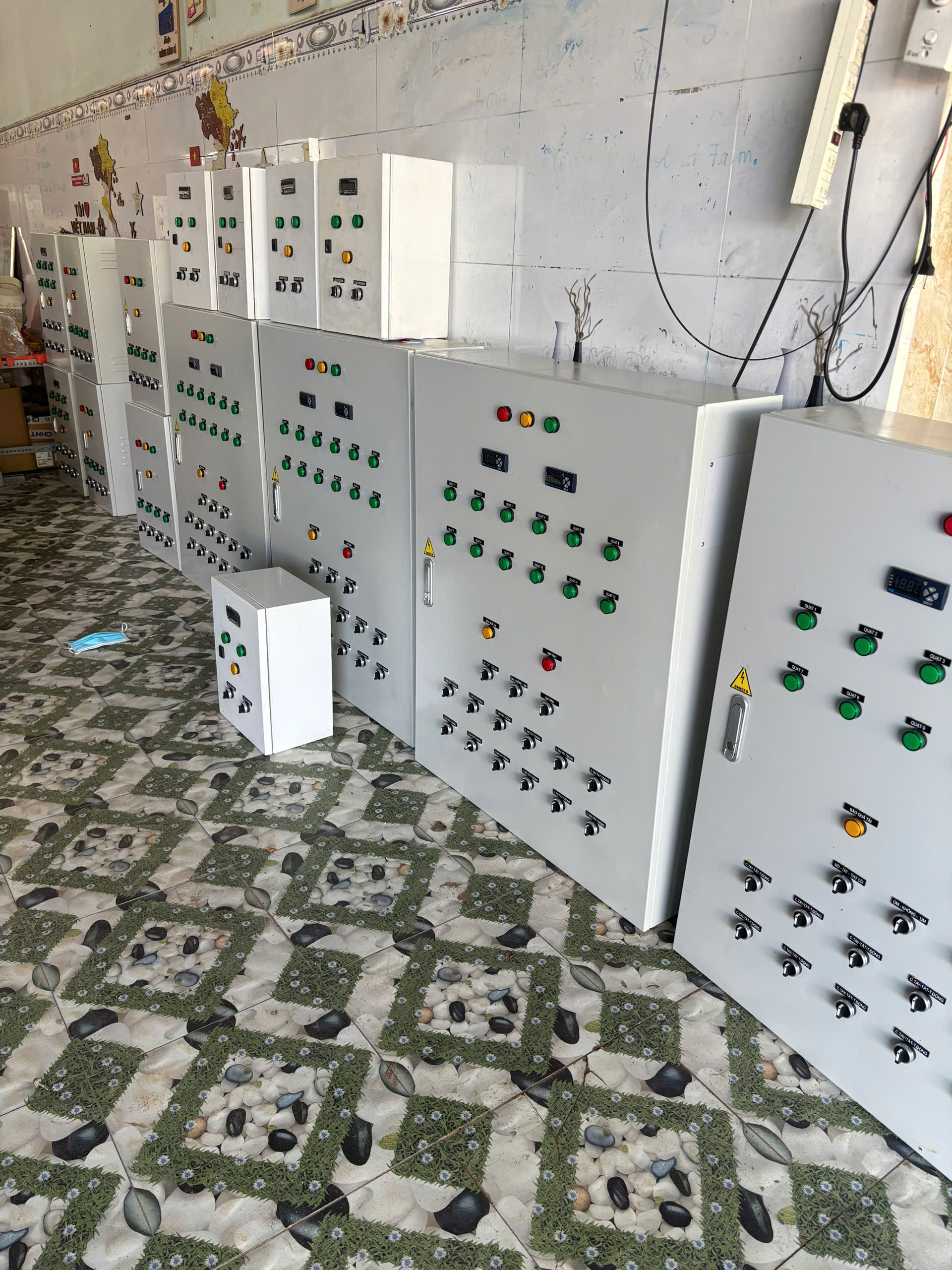 Vì Sao Tủ Điện Điều Khiển Rất Quan Trọng Đối Với Trang Trại Chăn Nuôi Hiện Đại?