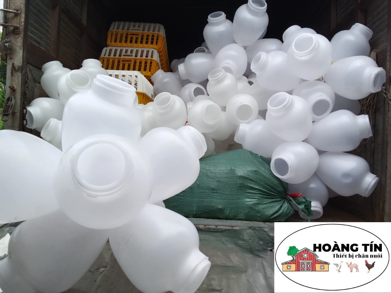 Bình uống xách tay cho gà vịt con 4L