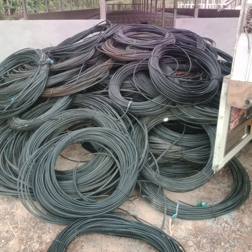 Cáp quang làm sàn