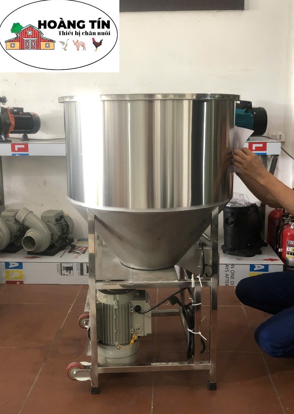 Máy Trộn Cám Thức Ăn Chăn Nuôi Loại 4 Bao 100 Kg