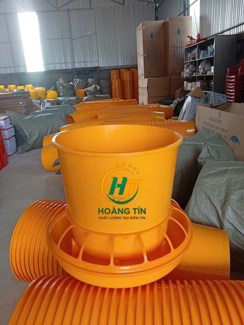 COMBO 10 MÁNG ĂN CHO VỊT , MÁNG NHỰA VÀNG 40KG